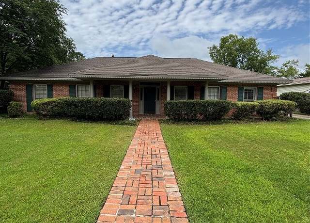 Property at 2200 Wentworth Dr, Montgomery, AL 36106, 4 beds, 2 baths