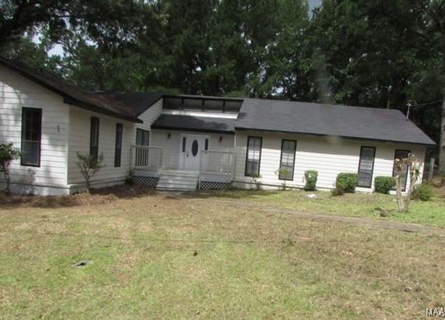Property at 65 Sky View Dr, Wetumpka, AL 36093, 3 beds, 2 baths