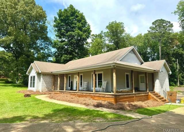 Property at 3034 Deatsville Hwy, Deatsville, AL 36022, 3 beds, 2 baths