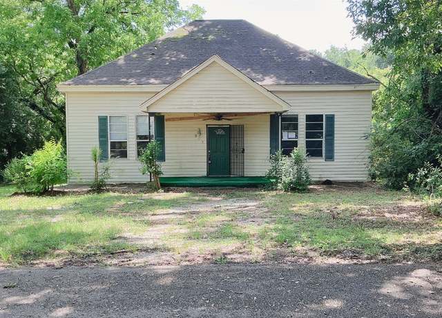 Property at 905 Milly Francis St, Wetumpka, AL 36092, 3 beds, 2 baths