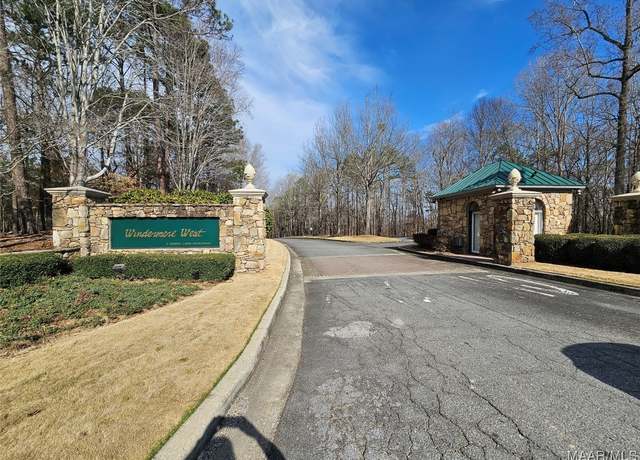 Property at 245 Windermere Pkwy W, Alexander City, AL 35010