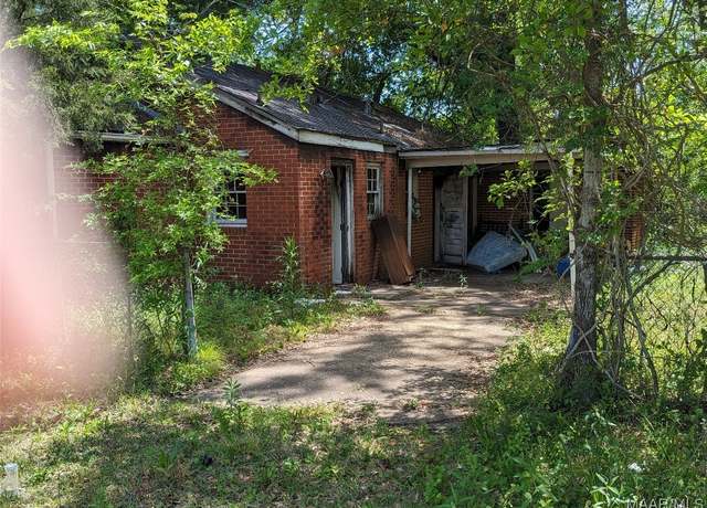 Property at 2121 Elkdale St, Selma, AL 36701, 2 beds, 1 bath