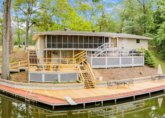 Property at 227 Easy St, Wetumpka, AL 36092, 4 beds, 3 baths