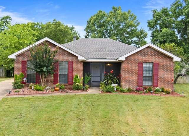 Property at 7140 Stamford Ct, Montgomery, AL 36117, 3 beds, 2 baths