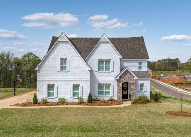 Property at 1284 Tullahoma Dr, Prattville, AL 36066, 5 beds, 3.5 baths