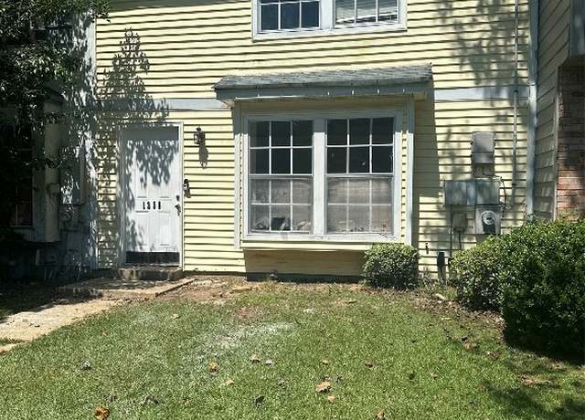 Property at 1255 Seth Johnson Dr, Montgomery, AL 36116, 2 beds, 1.5 baths