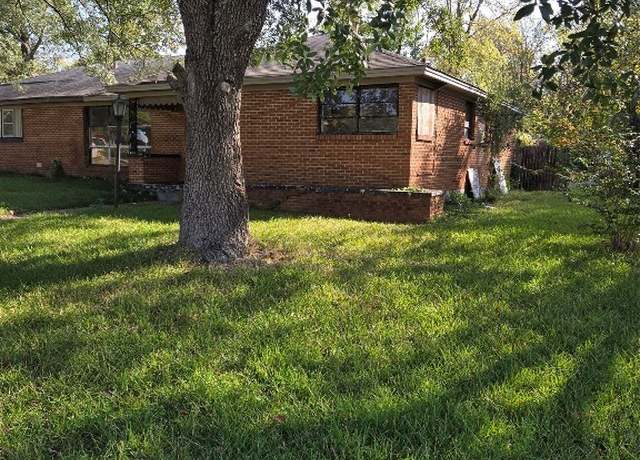 Property at 3703 Cambridge Rd, Montgomery, AL 36111, 3 beds, 2 baths