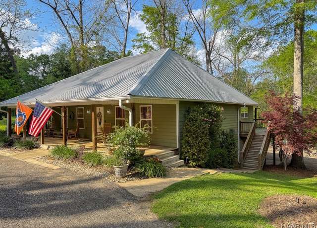 Property at 100 Walnut St, Catherine, AL 36728, 4 beds, 3.5 baths