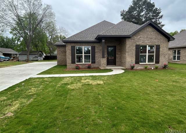 Property at 407 W Osceola St, Wetumpka, AL 36092, 3 beds, 2 baths