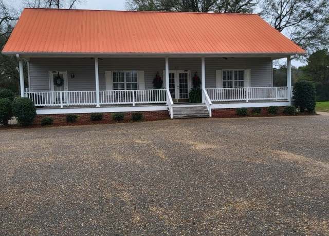 Property at 615 Cahaba Rd, Selma, AL 36701, 2 baths