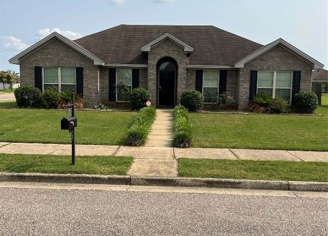 Property at 19 High Cotton Ct, Wetumpka, AL 36092, 4 beds, 2 baths