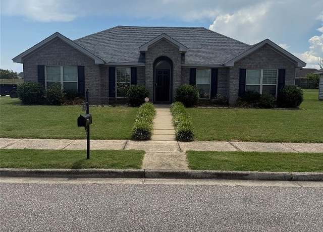 Property at 19 High Cotton Ct, Wetumpka, AL 36092, 4 beds, 2 baths