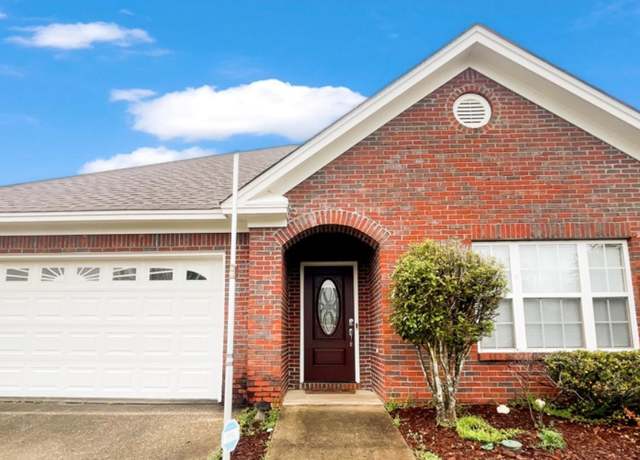 Property at 718 Briarcliff Pl, Prattville, AL 36066, 3 beds, 2 baths