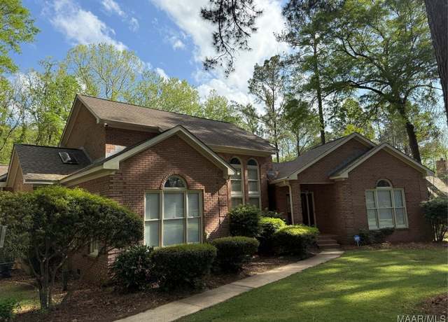 Property at 413 Ivanhoe Dr, Selma, AL 36701, 4 beds, 3.5 baths