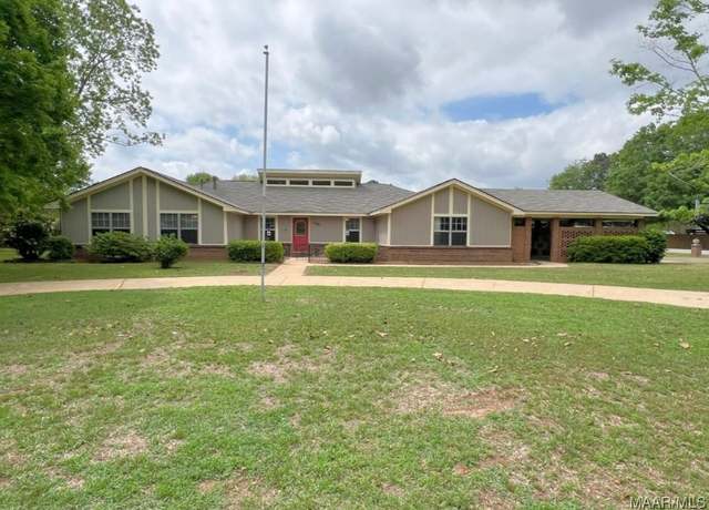 Property at 202 Greencrest Ln, Prattville, AL 36067, 5 beds, 2.5 baths