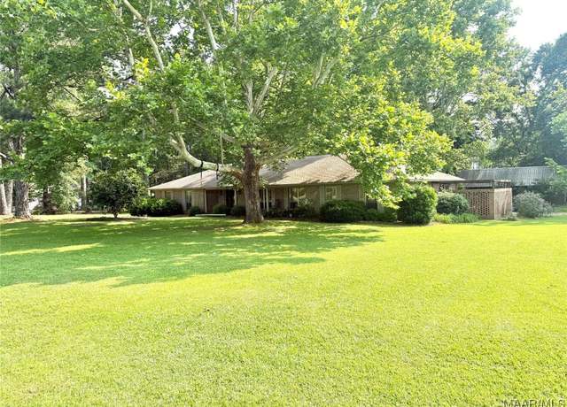 Property at 530 Palmquist Dr, Selma, AL 36701, 4 beds, 3 baths