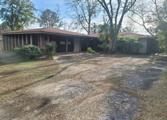 Property at 5720 Carriage Barn Ln, Montgomery, AL 36116, 3 beds, 2 baths