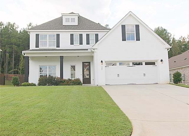 Property at 105 Ananias St, Troy, AL 36079, 4 beds, 3.5 baths