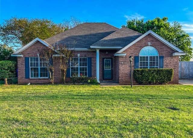 Property at 1805 Edinburgh St, Prattville, AL 36066, 4 beds, 2 baths