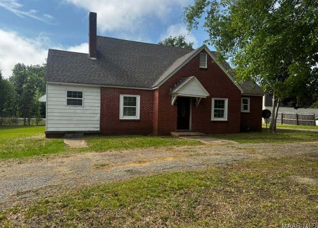 Property at 550 E Tuskeena St, Hayneville, AL 36040, 4 beds, 2 baths