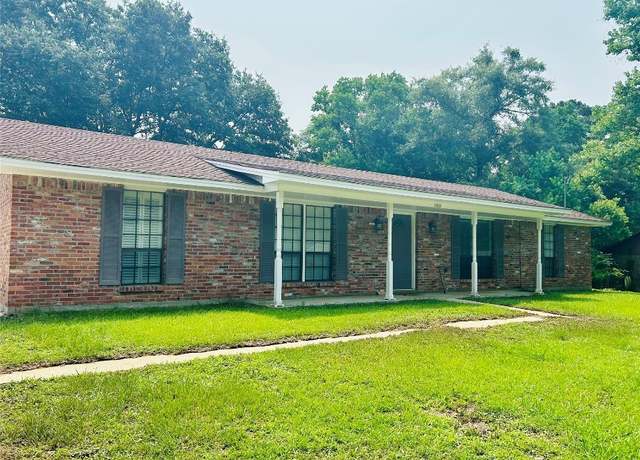 Property at 108 Shawnee Dr, Wetumpka, AL 36092, 3 beds, 2 baths