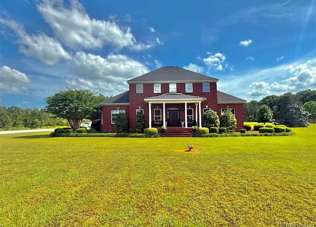 Property at 1825 Moores Ferry Rd, Selma, AL 36701, 4 beds, 3.5 baths