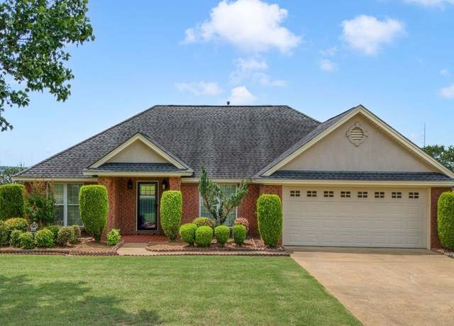 Property at 1904 Hollybrooke Ln, Prattville, AL 36066, 3 beds, 2 baths