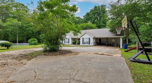 Photo of 105 Foxwood Ct, Deatsville, AL 36022