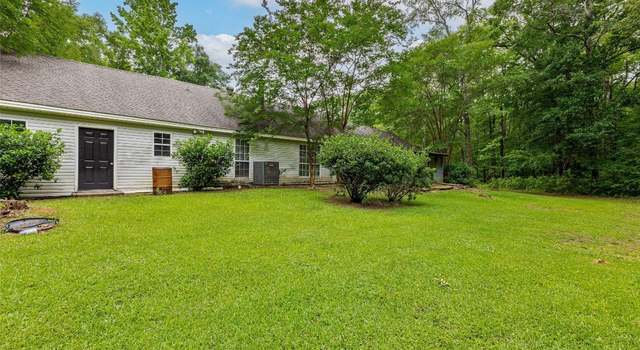 Photo of 105 Foxwood Ct, Deatsville, AL 36022