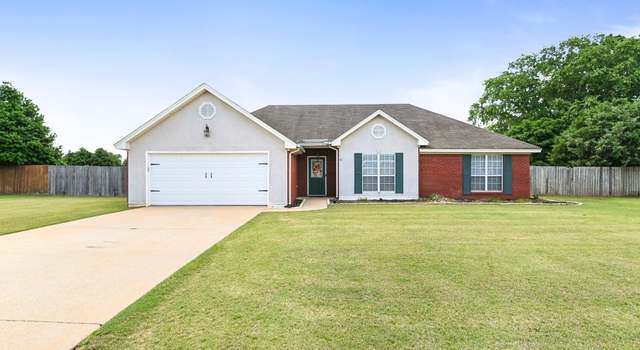 Photo of 44 Plantation Way, Deatsville, AL 36022