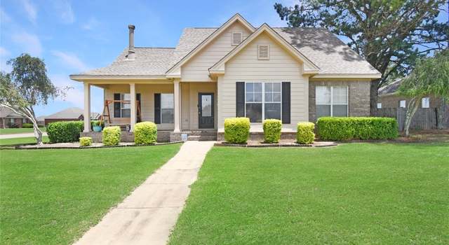 Photo of 2001 Landcaster Ct, Deatsville, AL 36022