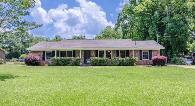 Photo of 6840 Sanders Dr, Elmore, AL 36025