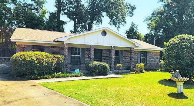 Photo of 2000 Carstens Ct, Mobile, AL 36617