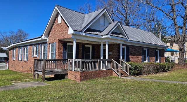 Photo of 203 8th St N, Clanton, AL 35045