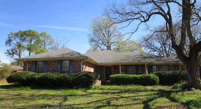 Photo of 2421 Capstone Dr, Montgomery, AL 36106
