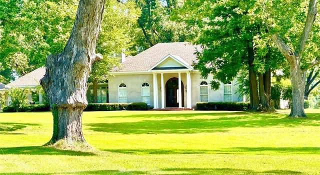Photo of 102 Fort Deposit Rd, Fort Deposit, AL 36032