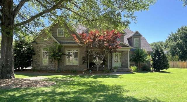 Photo of 806 Hearthstone Dr, Prattville, AL 36067