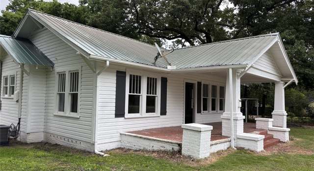 Photo of 810 Gilmer Ave, Tallassee, AL 36078