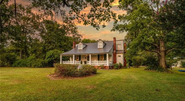 Photo of 300 S Broad St, Lowndesboro, AL 36752