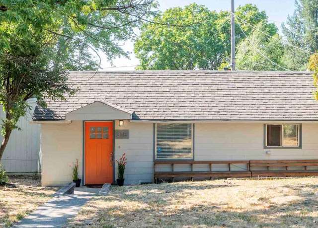 Property at 325 NW Webb St, Pullman, WA 99163, 4 beds, 2 baths