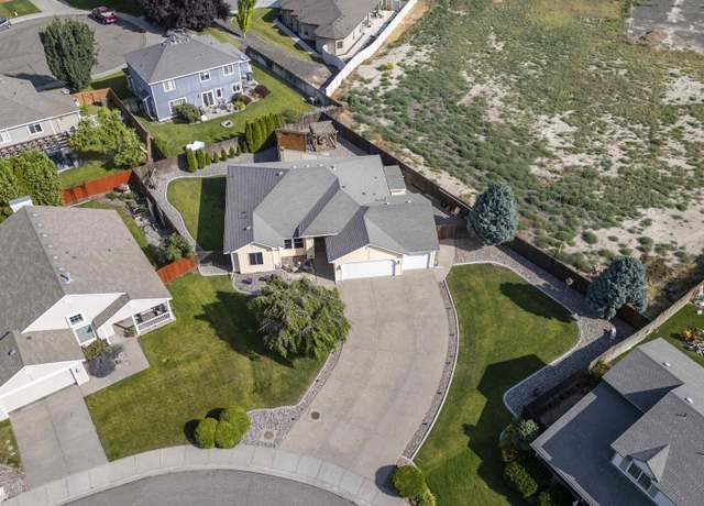 Property at 2532 W 32nd Ave, Kennewick, WA 99337, 3 beds, 2 baths