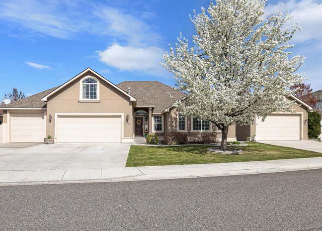 Property at 8202 W 5th Ave, Kennewick, WA 99336, 4 beds, 2.5 baths