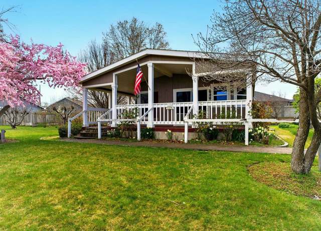 Property at 604 E 31st Ct, Kennewick, WA 99337, 3 beds, 2 baths