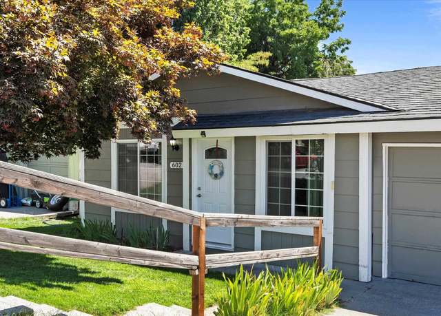 Property at 602 E 8th Ave, Kennewick, WA 99336, 3 beds, 1 bath