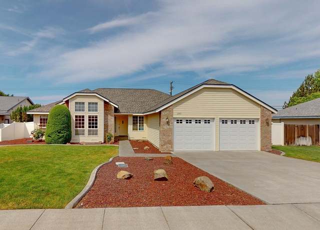 Property at 2445 Westmoreland Dr, Richland, WA 99354, 4 beds, 2 baths