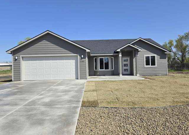 Property at 2183 S Elm Pl, Kennewick, WA 99337, 3 beds, 2 baths