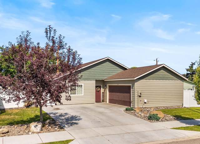 Property at 595 N Irving Pl, Kennewick, WA 99336, 3 beds, 2 baths