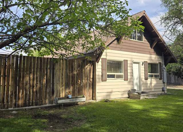 Property at 806 E Ave, Granger, WA 98932, 3 beds, 1 bath