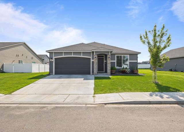 Property at 408 Jade Ave, Grandview, WA 98930, 3 beds, 2 baths