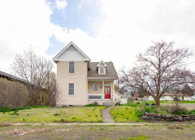 Property at 203 S Whitman Ave, La Crosse, WA 99143, 3 beds, 2 baths
